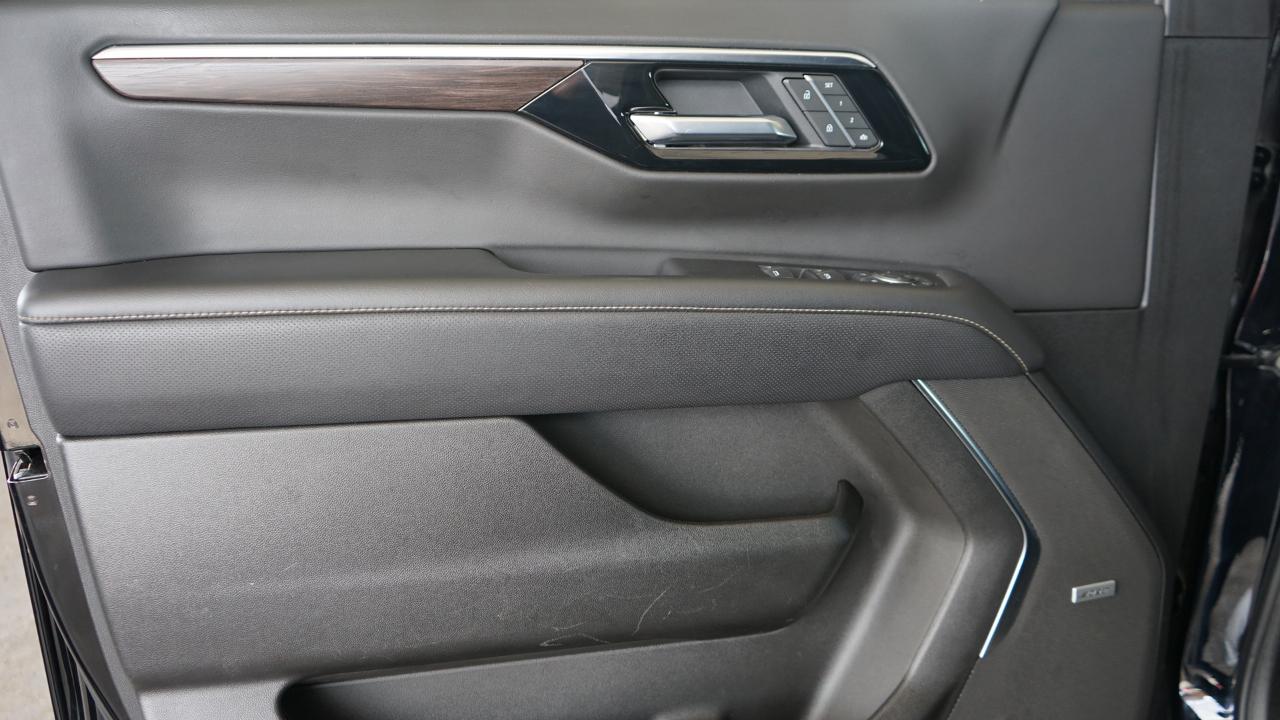 Chevrolet Tahoe 4WD 4dr Premier 2025