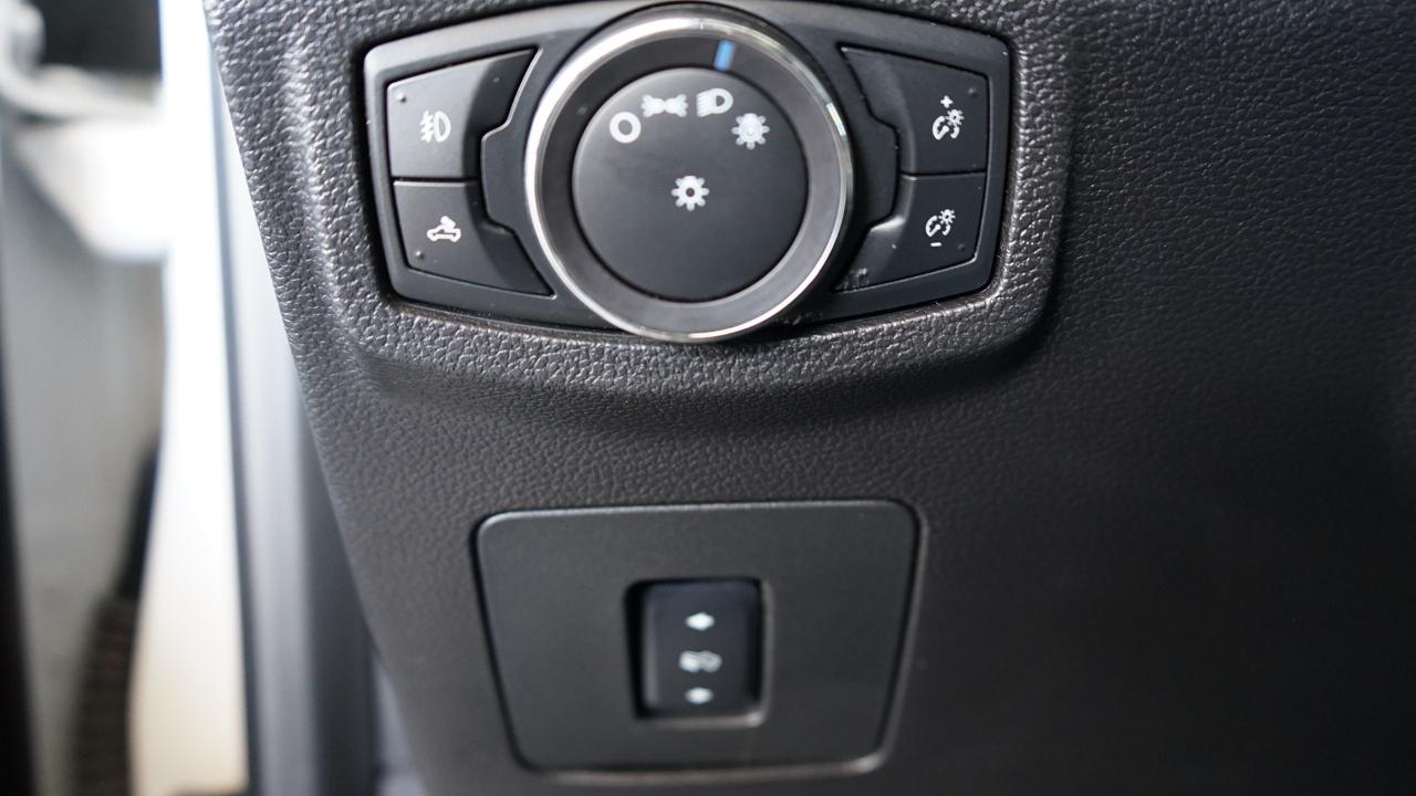 Ford F-150 4WD SuperCrew 145" Platinum 2015