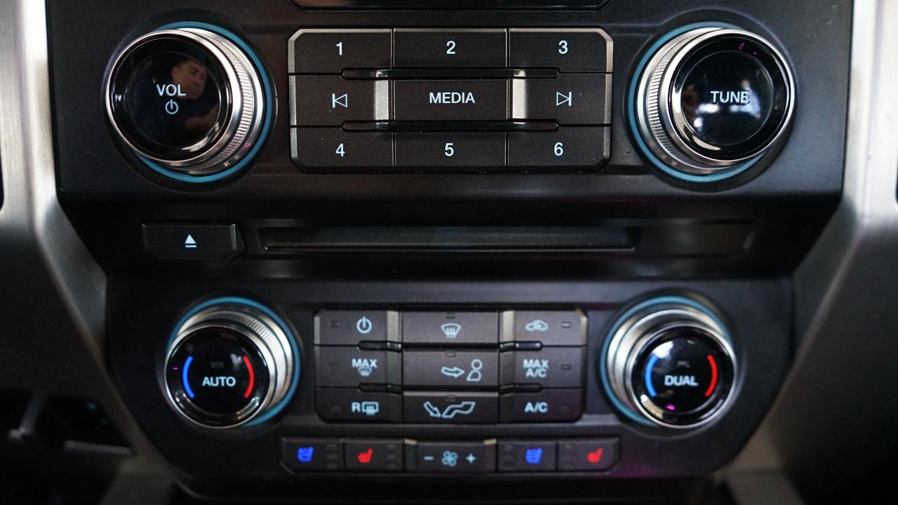 Ford F-150 4WD SuperCrew 145" Platinum 2015