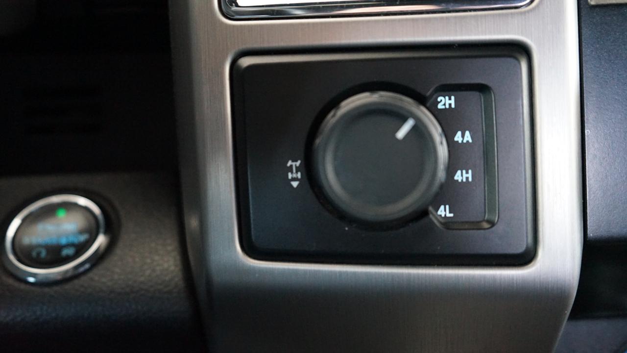 Ford F-150 4WD SuperCrew 145" Platinum 2015