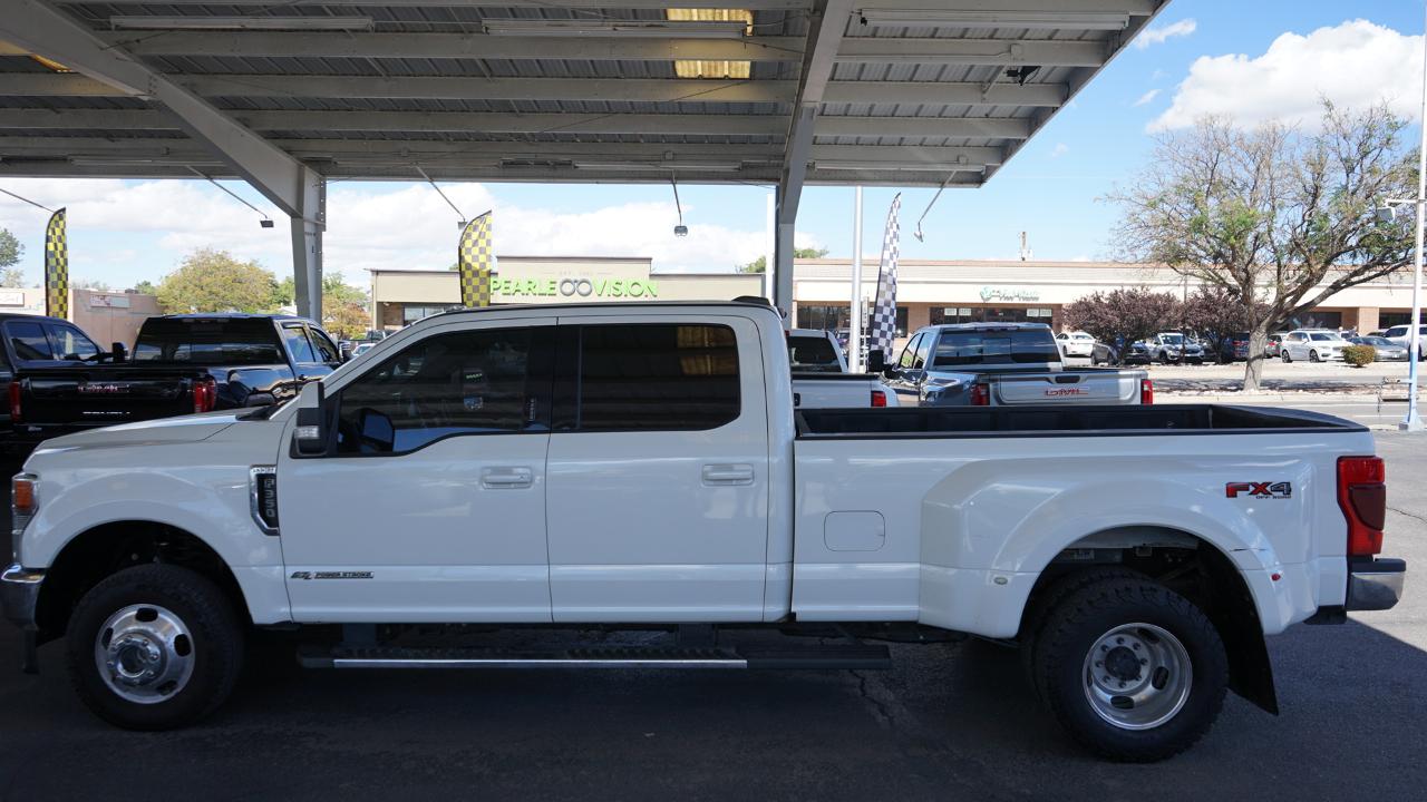 Ford Super Duty F-350 DRW Lariat 4WD Crew Cab 8' Box 2022