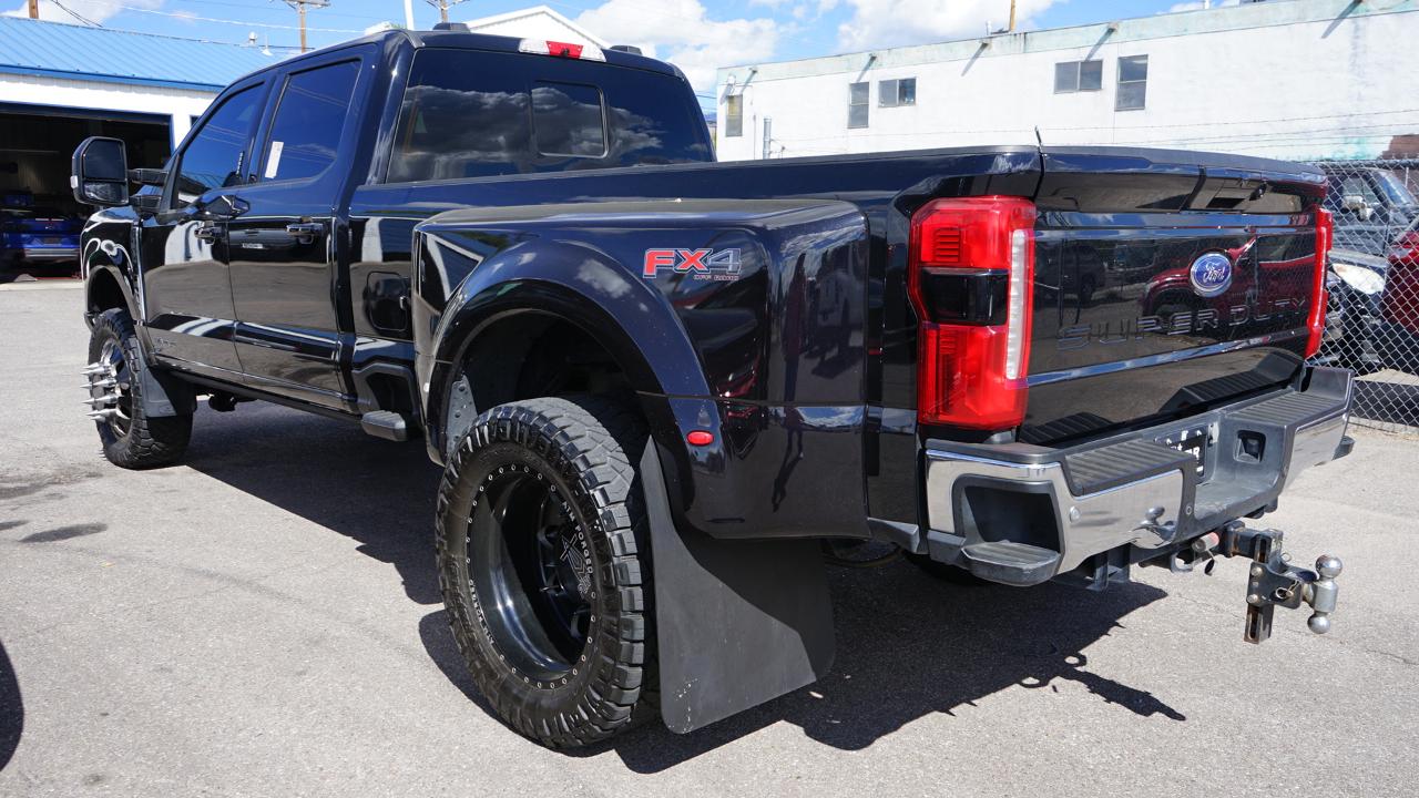 Ford Super Duty F-350 DRW Lariat 4WD Crew Cab 8' Box 2024