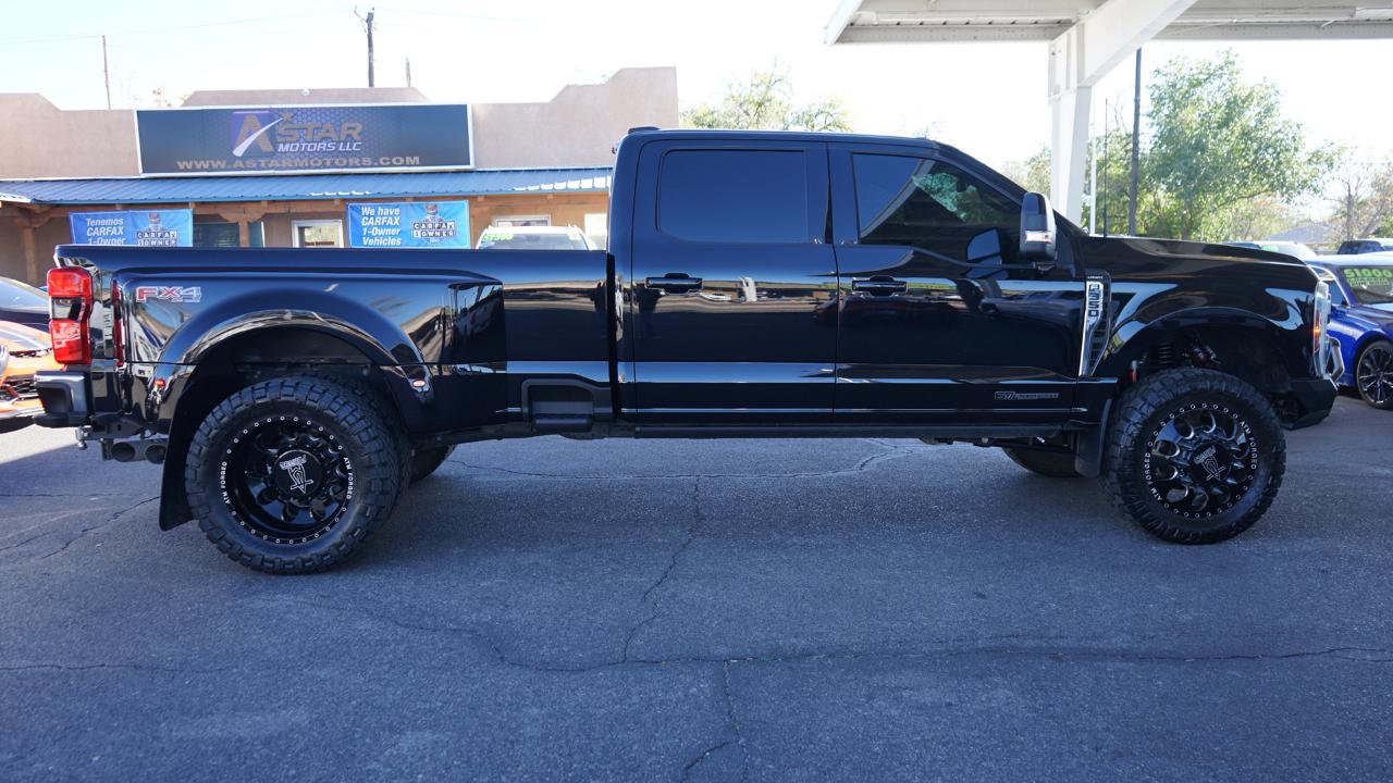 Ford Super Duty F-350 DRW Lariat 4WD Crew Cab 8' Box 2024