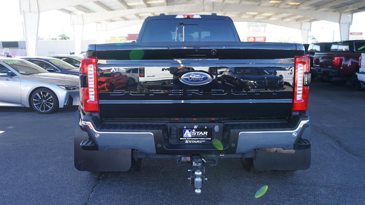 Ford Super Duty F-350 DRW Lariat 4WD Crew Cab 8' Box 2024