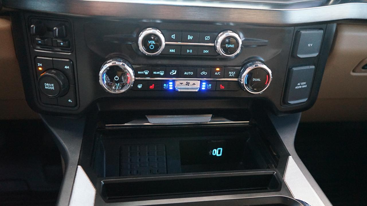 Ford Super Duty F-350 DRW Lariat 4WD Crew Cab 8' Box 2024