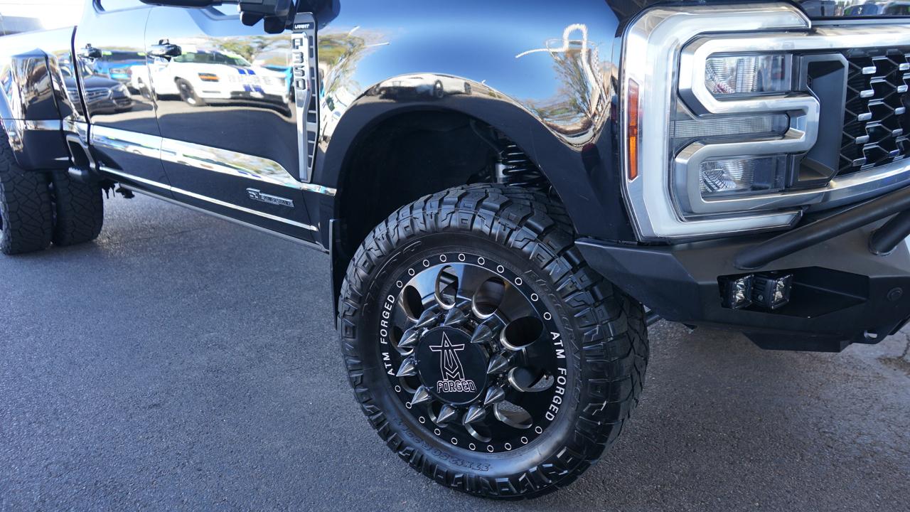 Ford Super Duty F-350 DRW Lariat 4WD Crew Cab 8' Box 2024