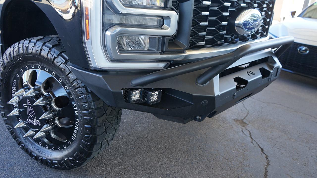 Ford Super Duty F-350 DRW Lariat 4WD Crew Cab 8' Box 2024