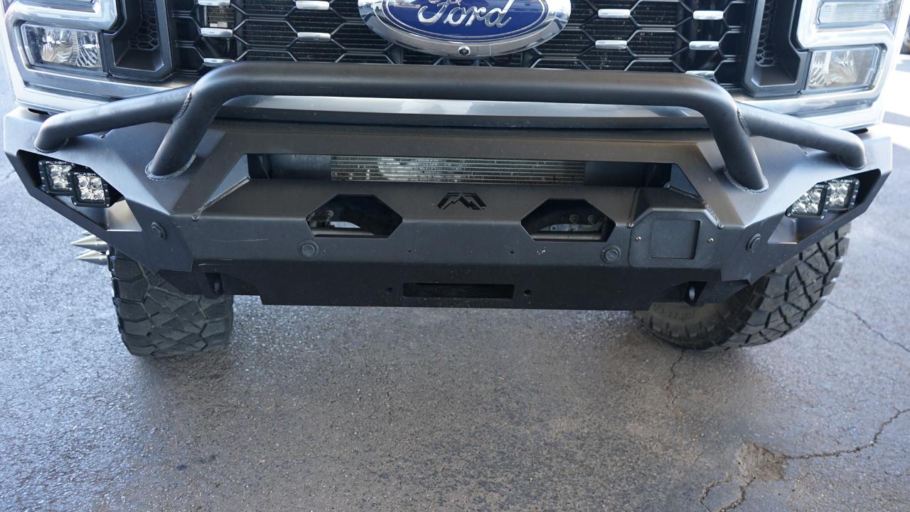 Ford Super Duty F-350 DRW Lariat 4WD Crew Cab 8' Box 2024
