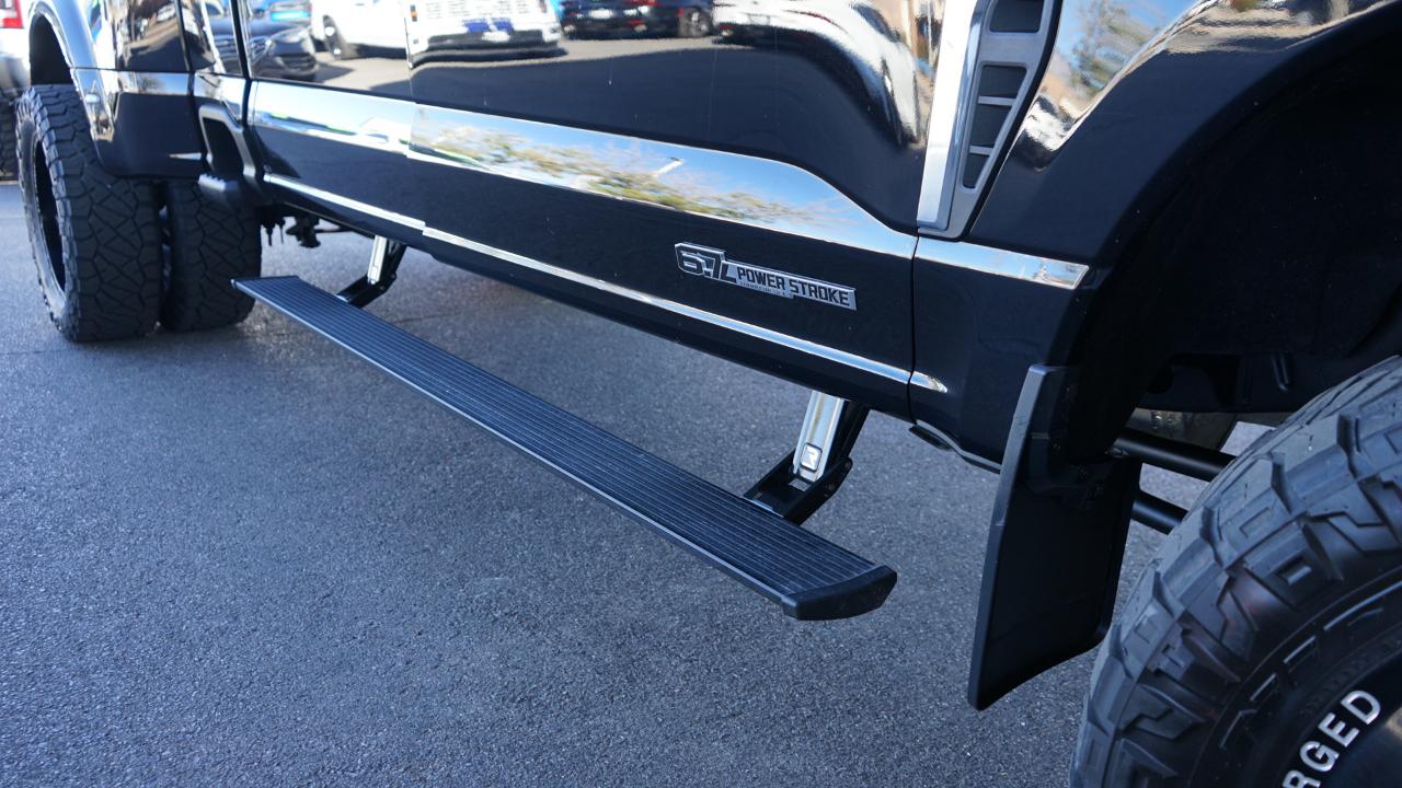 Ford Super Duty F-350 DRW Lariat 4WD Crew Cab 8' Box 2024