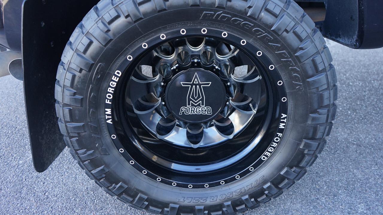 Ford Super Duty F-350 DRW Lariat 4WD Crew Cab 8' Box 2024