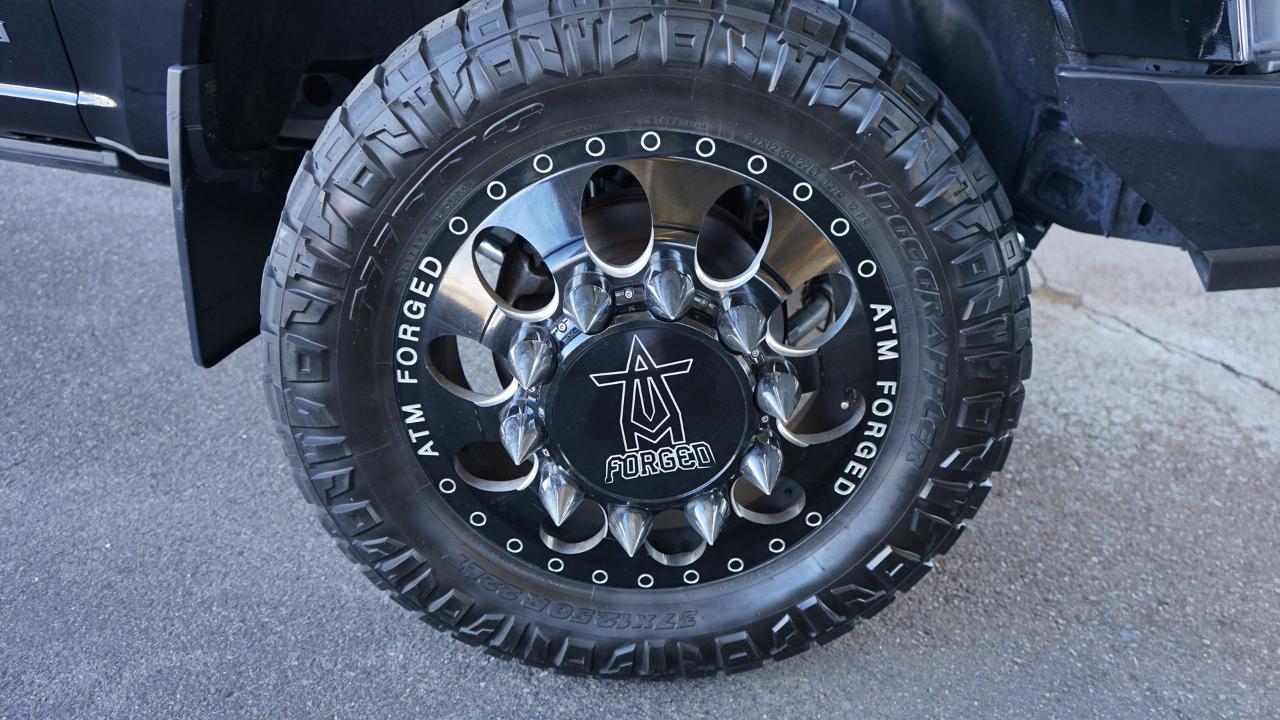 Ford Super Duty F-350 DRW Lariat 4WD Crew Cab 8' Box 2024