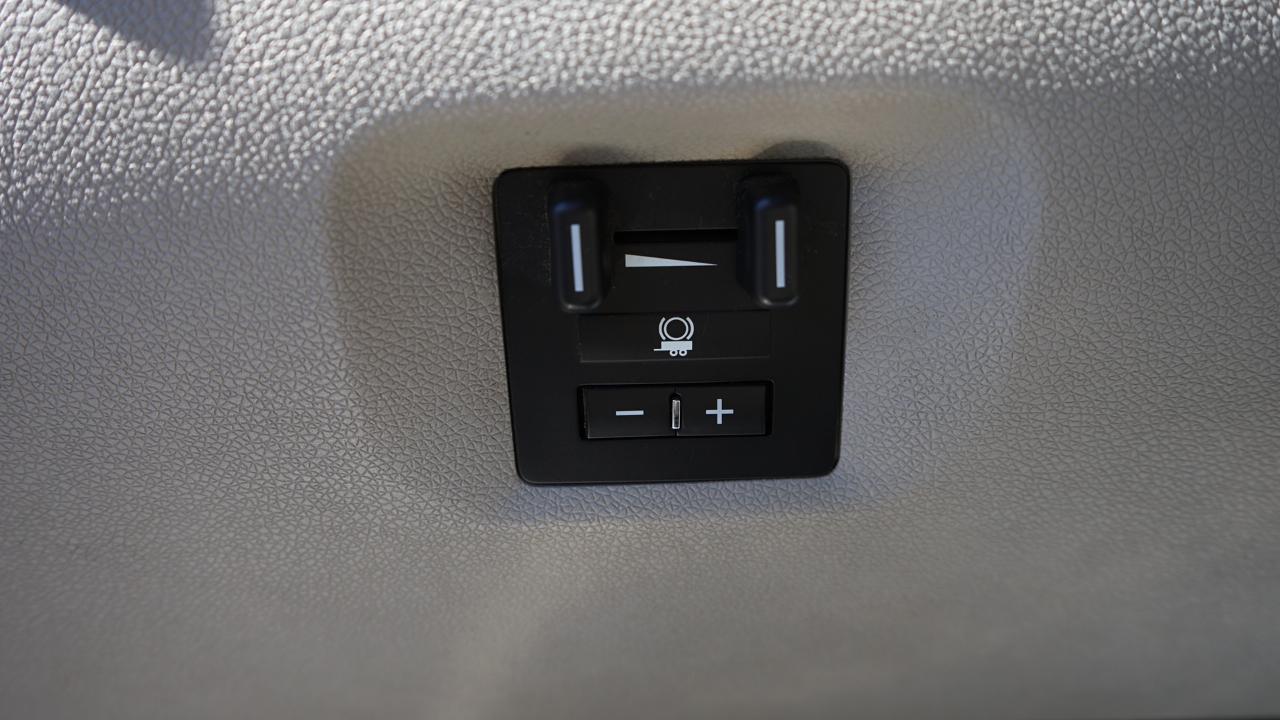Chevrolet Silverado 1500 4WD Crew Cab 143.5" LT 2012