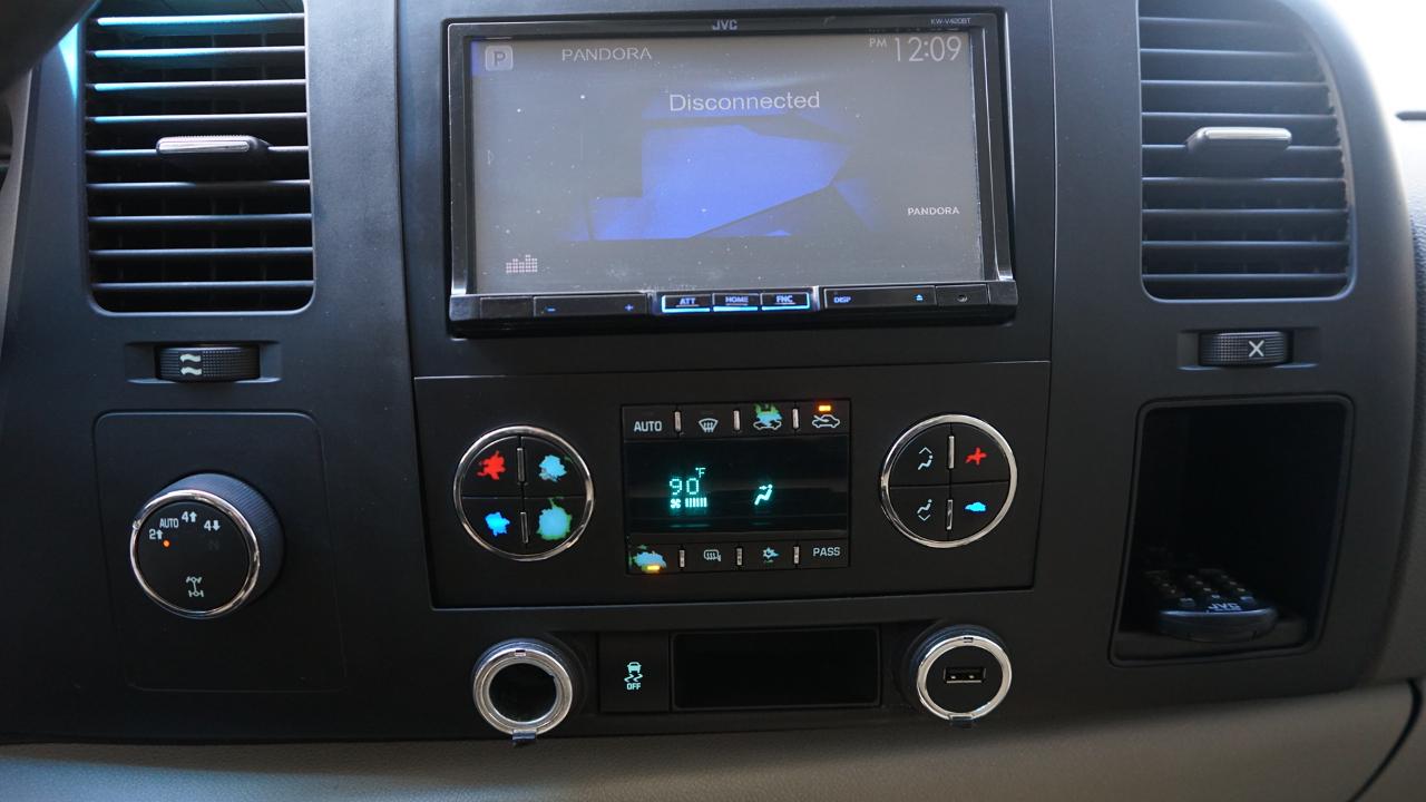 Chevrolet Silverado 1500 4WD Crew Cab 143.5" LT 2012