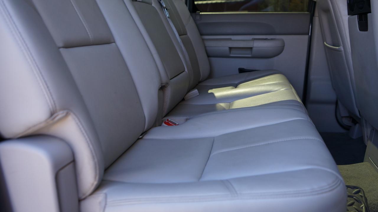 Chevrolet Silverado 1500 4WD Crew Cab 143.5" LT 2012