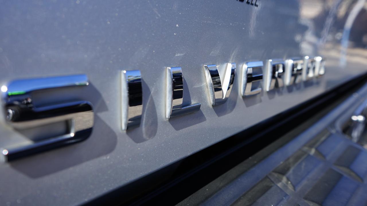 Chevrolet Silverado 1500 4WD Crew Cab 143.5" LT 2012