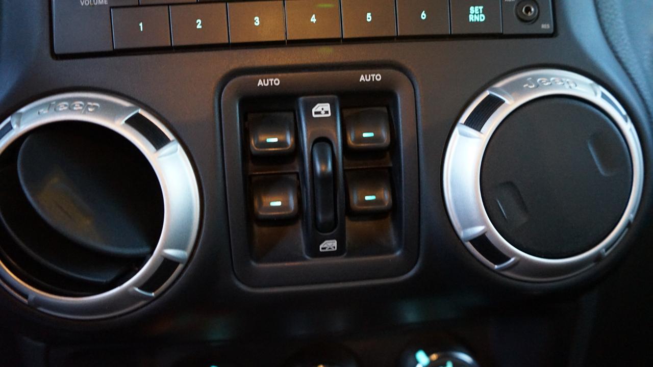 Jeep Wrangler Unlimited 4WD 4dr Rubicon 2016