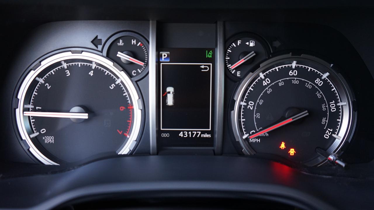 Toyota 4Runner TRD Pro 4WD (Natl) 2023