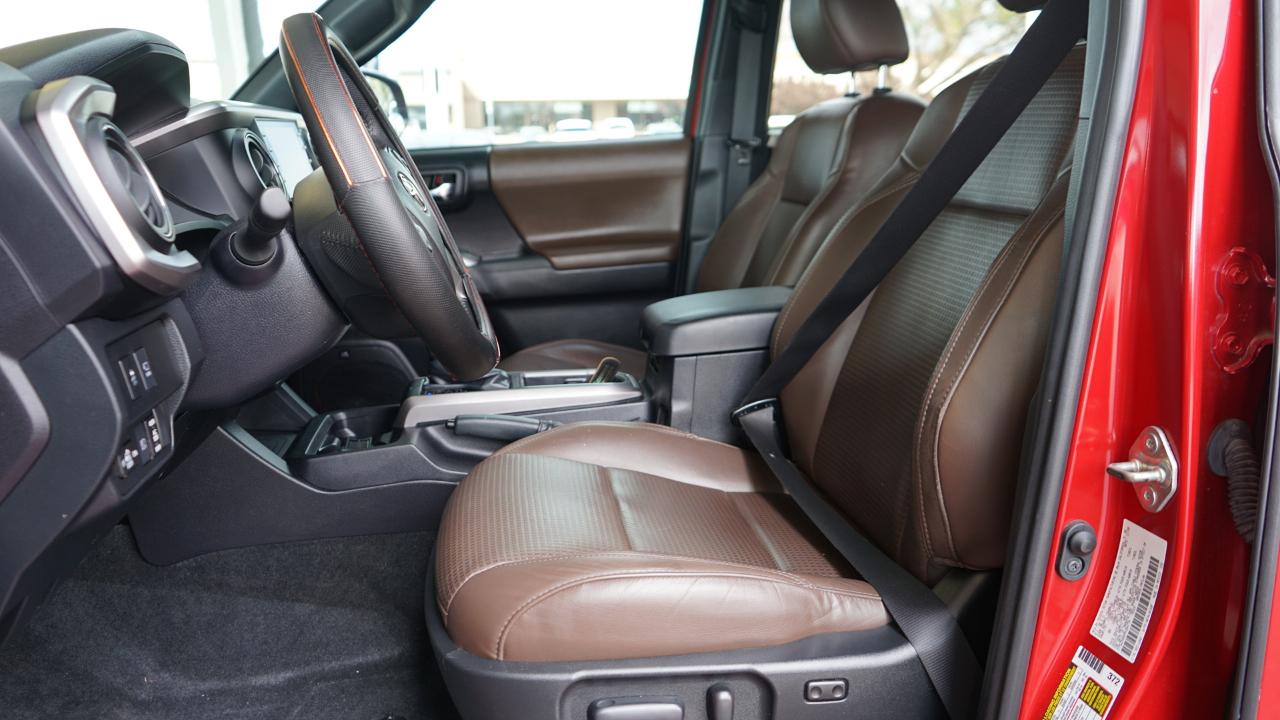 Toyota Tacoma 4WD Limited Double Cab 5' Bed V6 AT (Natl) 2021