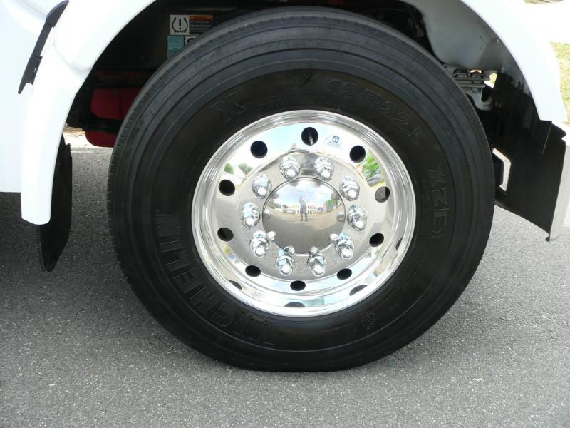 Peterbilt 567  2025