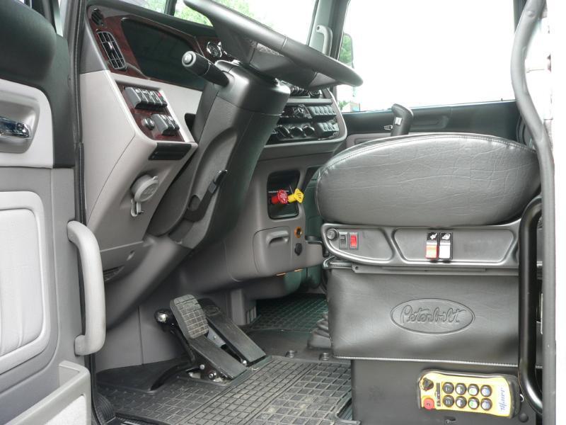 Peterbilt 589  2024