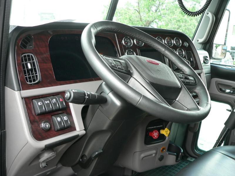 Peterbilt 589  2024