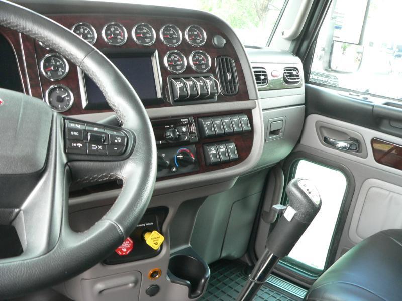 Peterbilt 589  2024