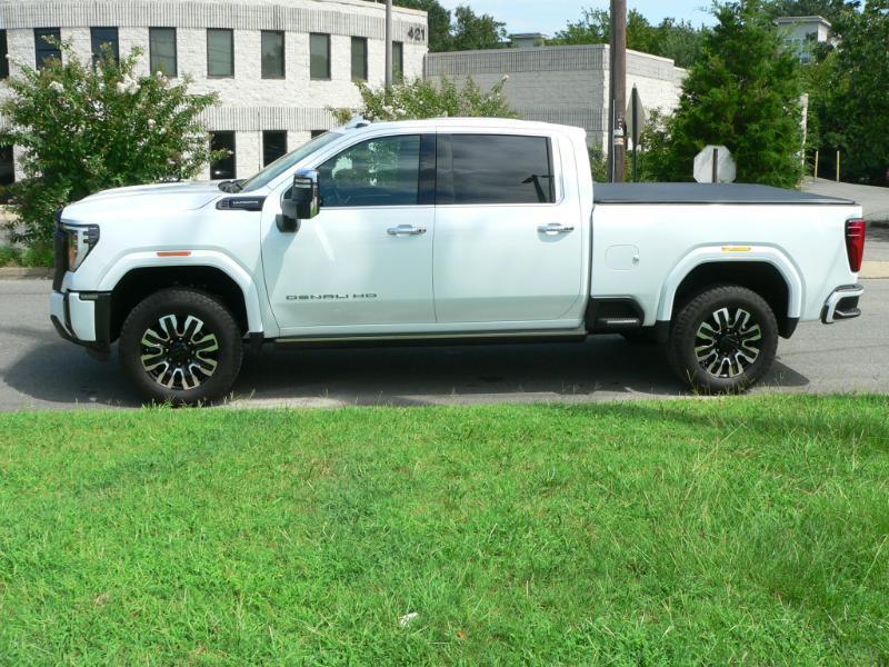 GMC Sierra 2500HD Denali Ultimate Crew Cab 4WD 2026