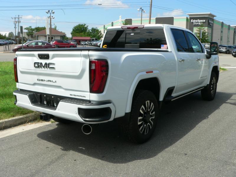 GMC Sierra 2500HD Denali Ultimate Crew Cab 4WD 2026