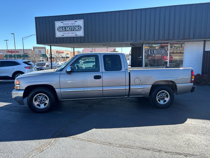 GMC Sierra 1500 SL Ext. Cab Short Bed 2WD 2002