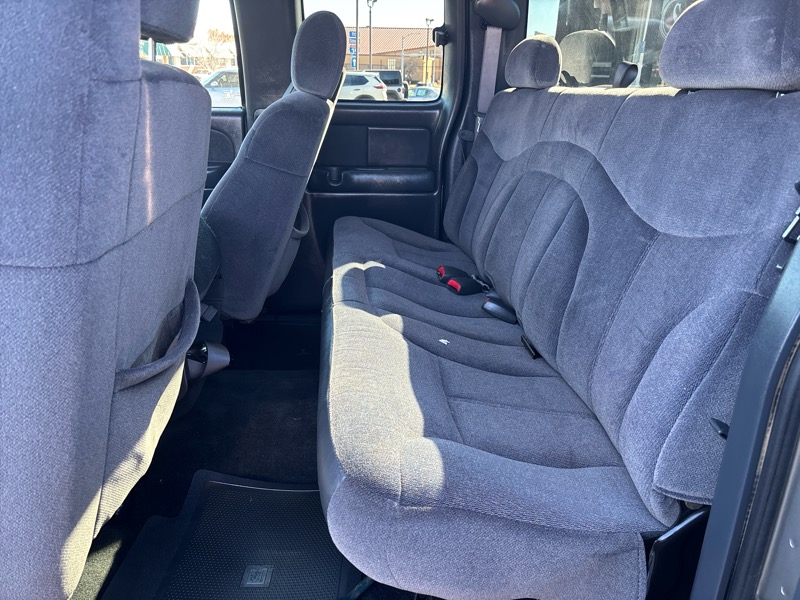 GMC Sierra 1500 SL Ext. Cab Short Bed 2WD 2002