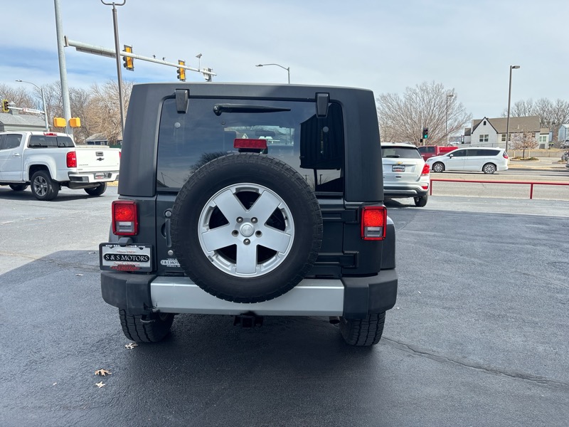 Jeep Wrangler Unlimited Sahara 4WD 2010