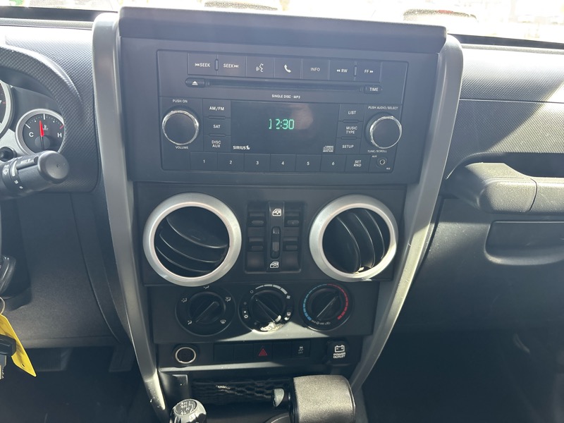 Jeep Wrangler Unlimited Sahara 4WD 2010