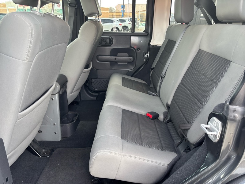 Jeep Wrangler Unlimited Sahara 4WD 2010