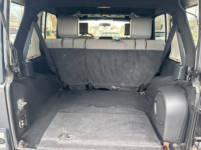 Jeep Wrangler Unlimited Sahara 4WD 2010