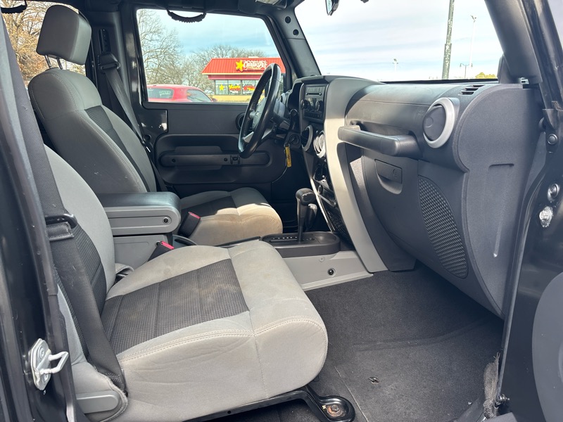 Jeep Wrangler Unlimited Sahara 4WD 2010