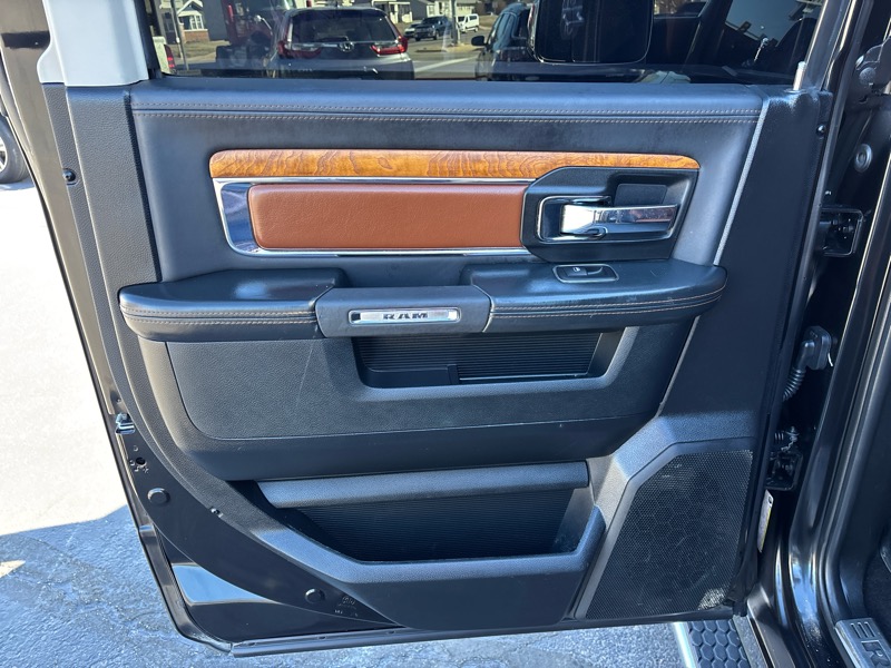 RAM 1500 Longhorn Crew Cab SWB 4WD 2017