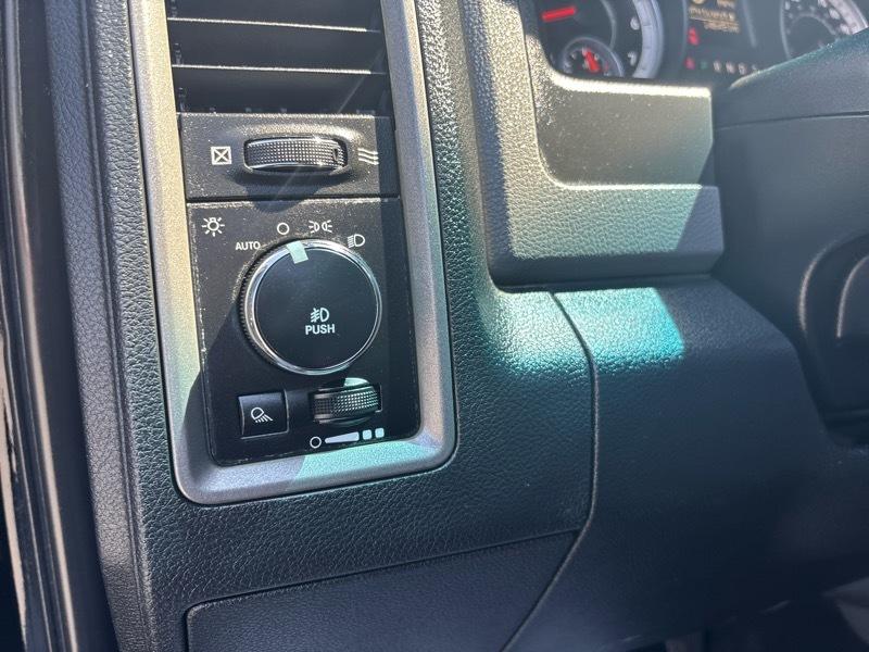 RAM 1500 4WD Crew Cab 149" ST 2013