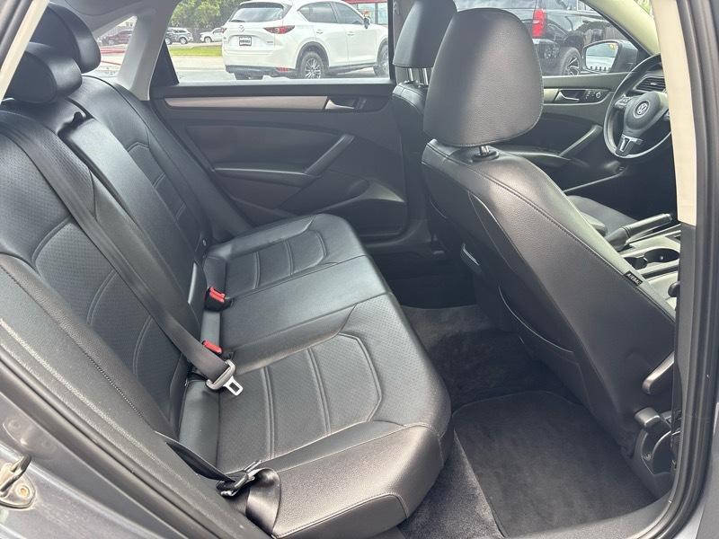 Volkswagen Passat 1.8T SE AT PZEV 2014