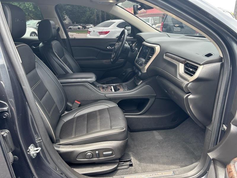 GMC Acadia Denali AWD 2022