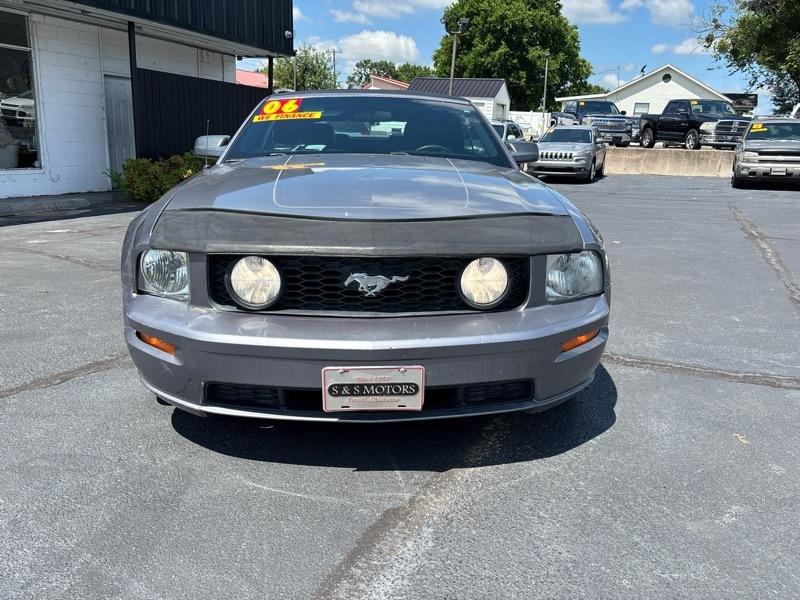 Ford Mustang GT Deluxe Convertible 2006