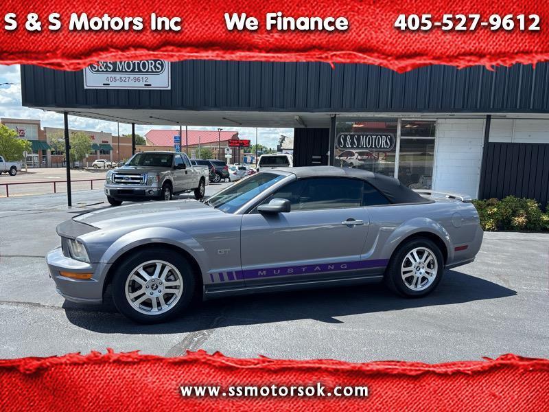 Ford Mustang GT Deluxe Convertible 2006