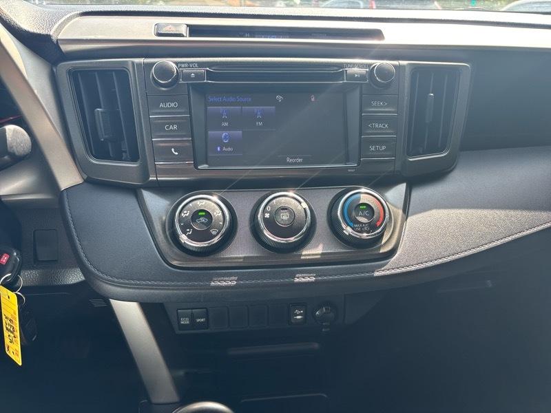 Toyota RAV4 LE FWD 2015