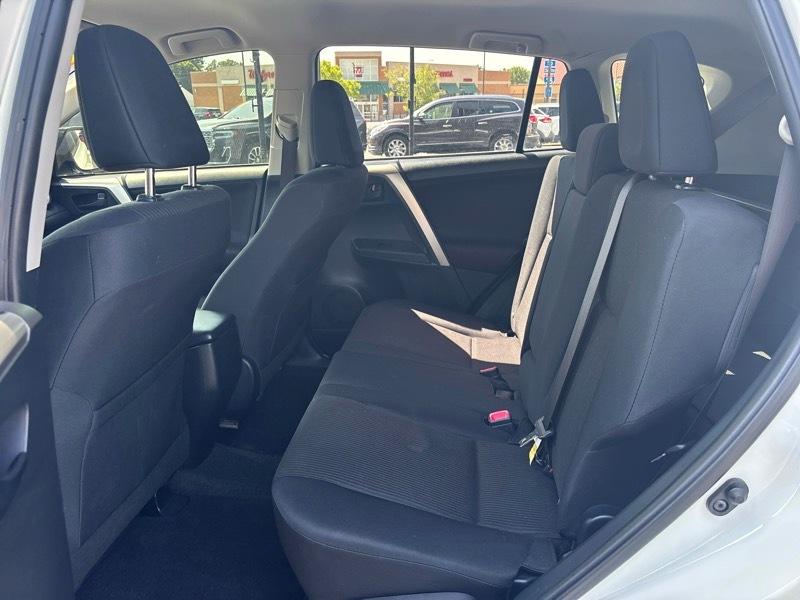Toyota RAV4 LE FWD 2015