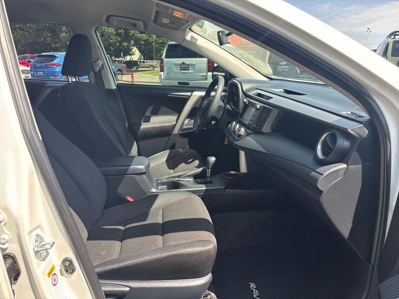 Toyota RAV4 LE FWD 2015