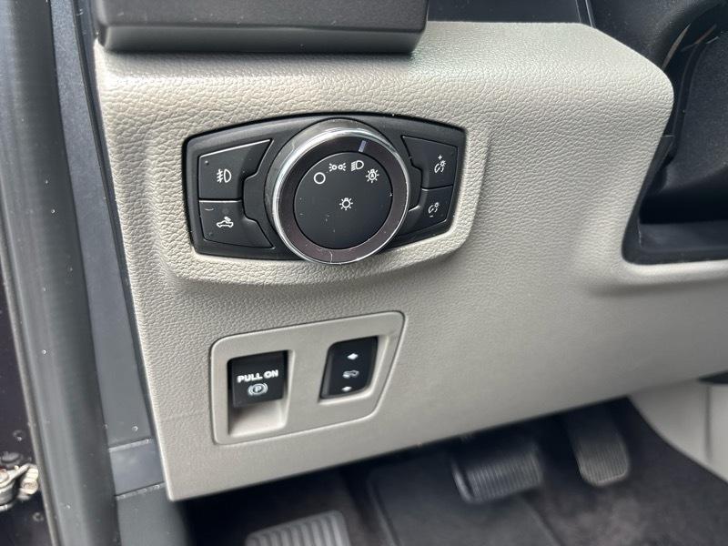 Ford F-150 2WD SuperCrew 139" XLT 2020