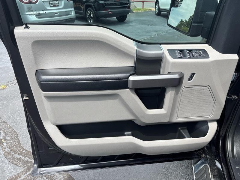 Ford F-150 2WD SuperCrew 139" XLT 2020