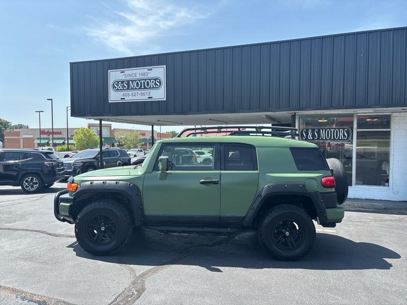 Toyota FJ Cruiser 4WD MT 2013