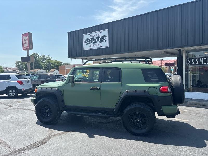 Toyota FJ Cruiser 4WD MT 2013