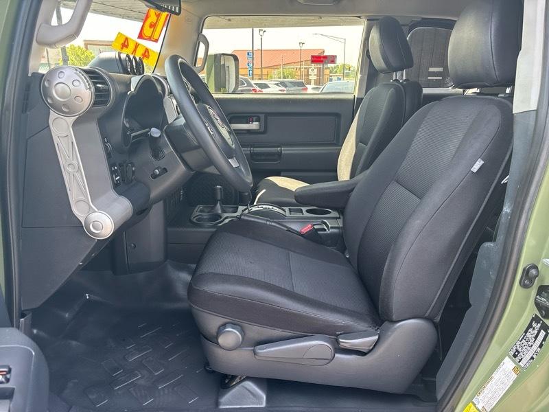 Toyota FJ Cruiser 4WD MT 2013