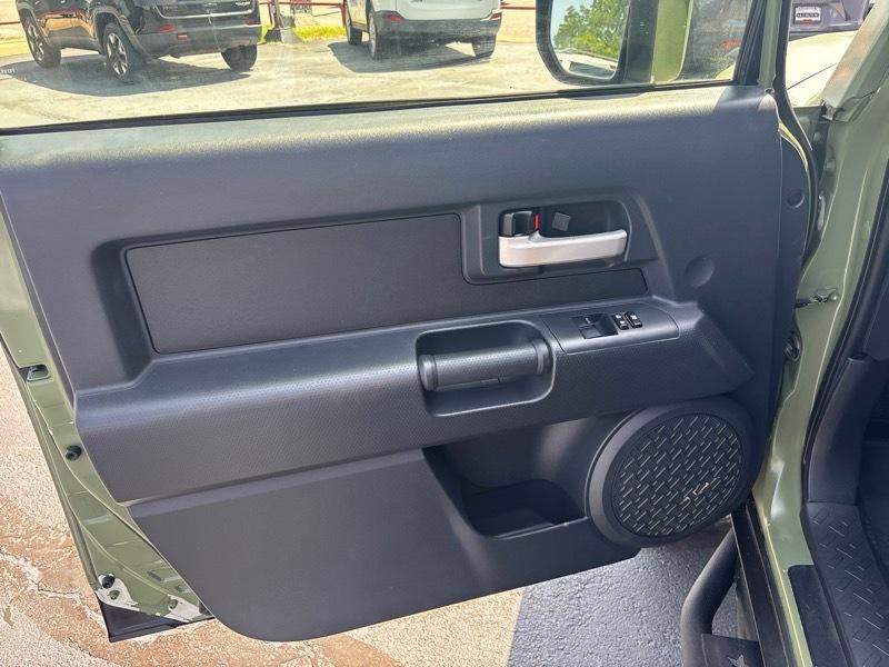 Toyota FJ Cruiser 4WD MT 2013
